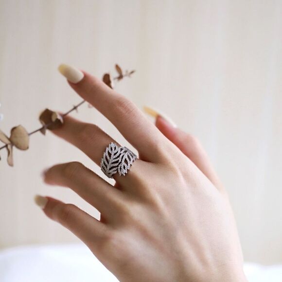 Beautiful 925 Sterling Silver Leafs Ring - Picture 5 of 10